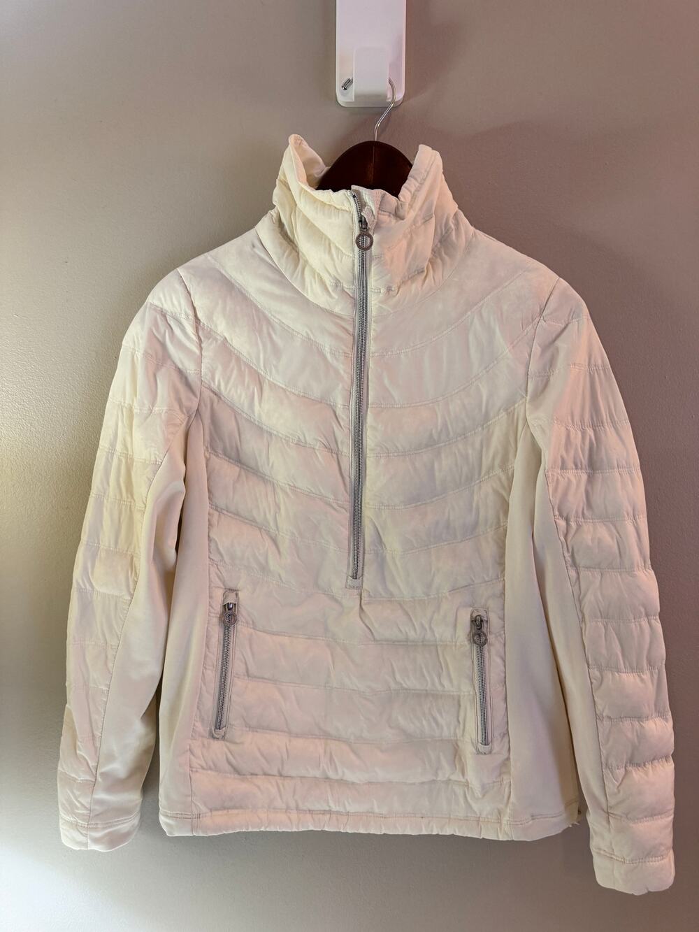 Calvin Klein Performance Women’s Small White Lightweight Premium Down Jacket